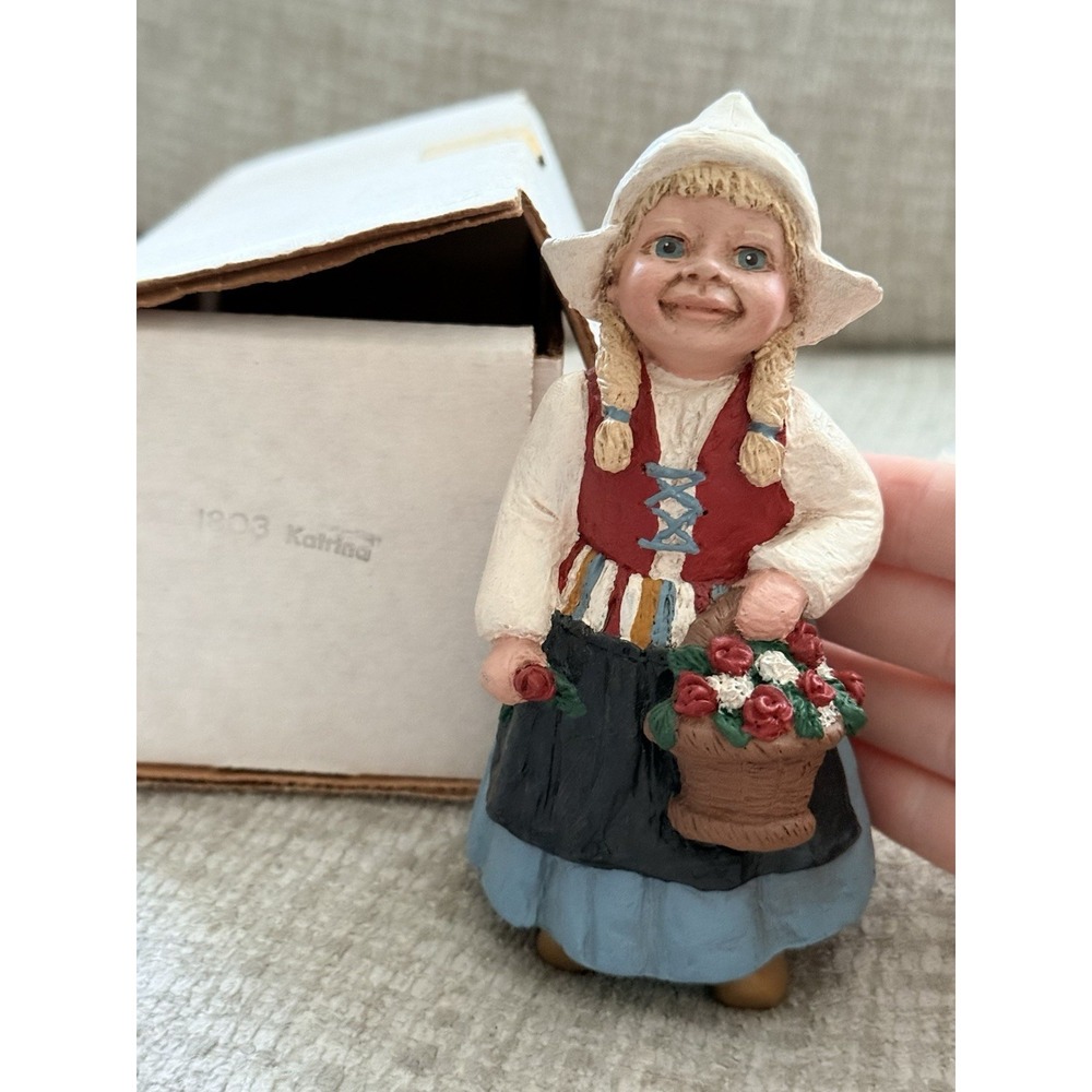 Miss Martha Holcombe All Gods Children Statue Figurine #1803 Katrina Dutch Girl